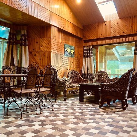 Woods Villa- A Luxury Mountains View Cottages Manāli Kültér fotó
