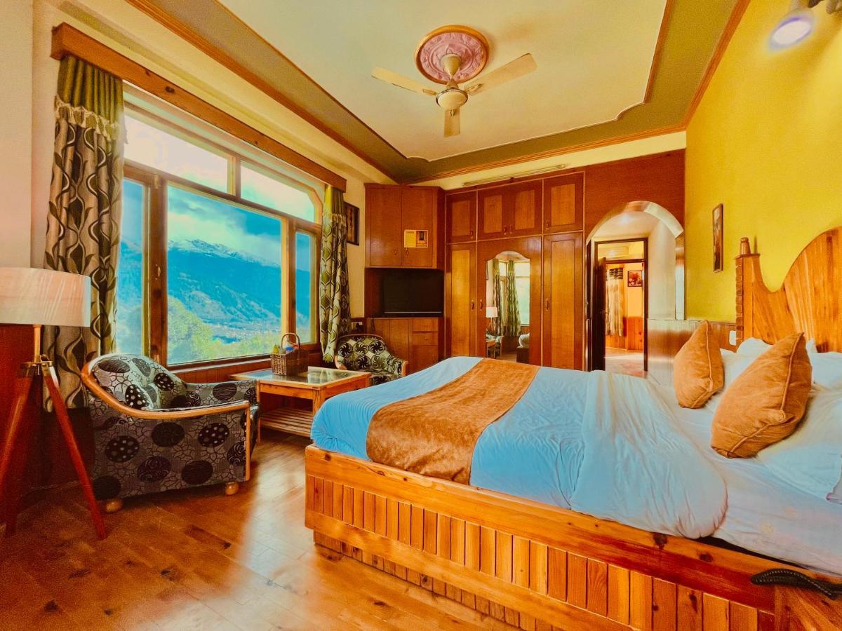 Woods Villa- A Luxury Mountains View Cottages Manāli Kültér fotó