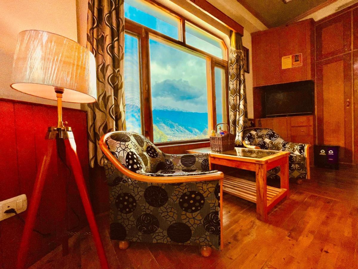 Woods Villa- A Luxury Mountains View Cottages Manāli Kültér fotó