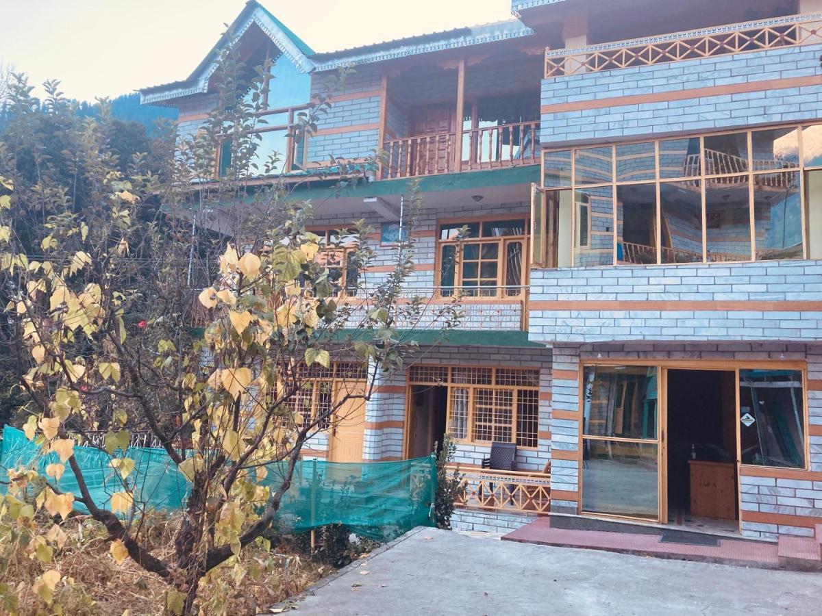 Woods Villa- A Luxury Mountains View Cottages Manāli Kültér fotó