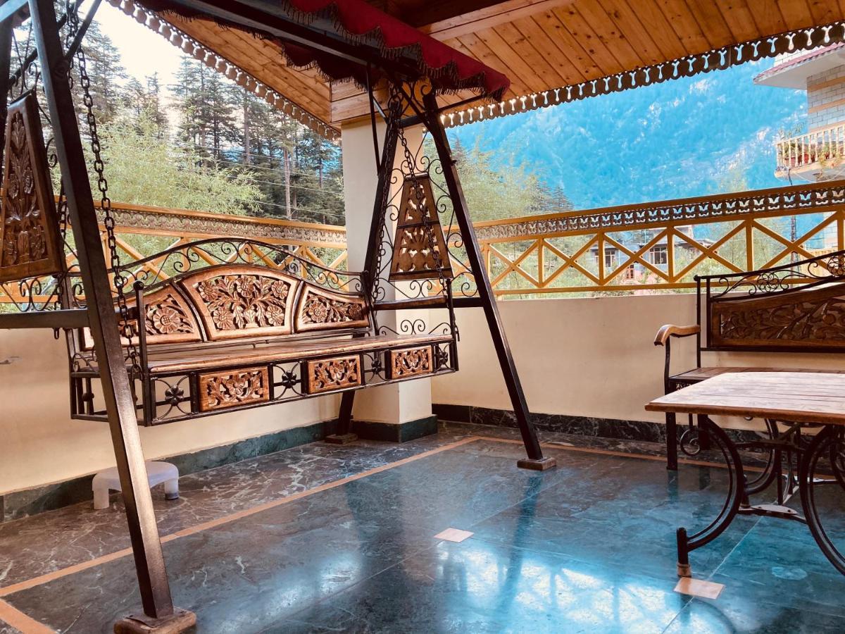Woods Villa- A Luxury Mountains View Cottages Manāli Kültér fotó