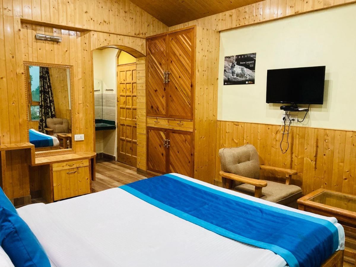 Woods Villa- A Luxury Mountains View Cottages Manāli Kültér fotó