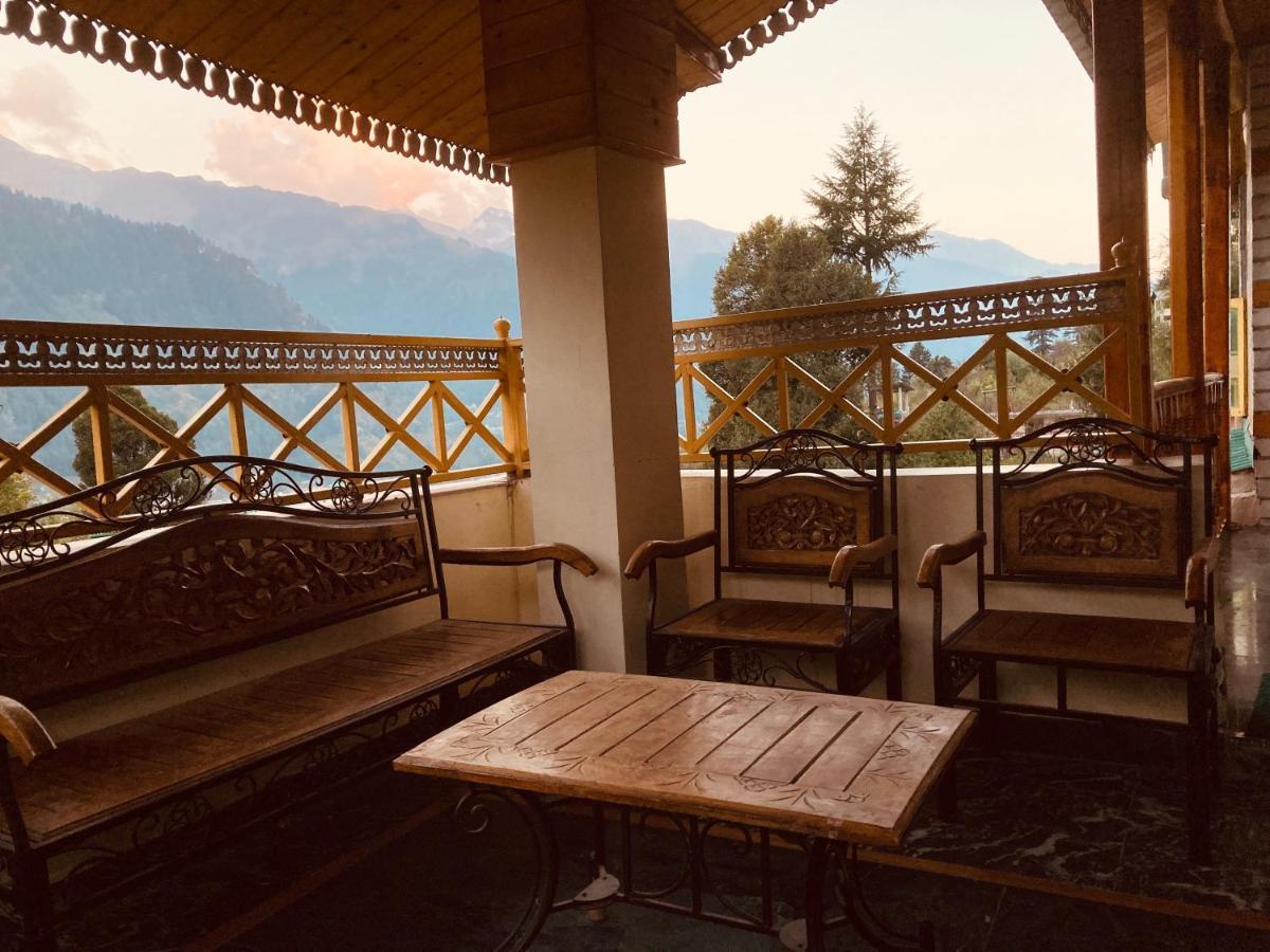 Woods Villa- A Luxury Mountains View Cottages Manāli Kültér fotó